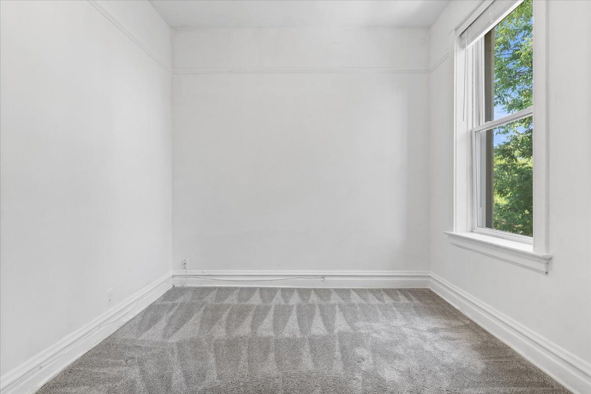 3746 N Lakewood Avenue Unit: 3