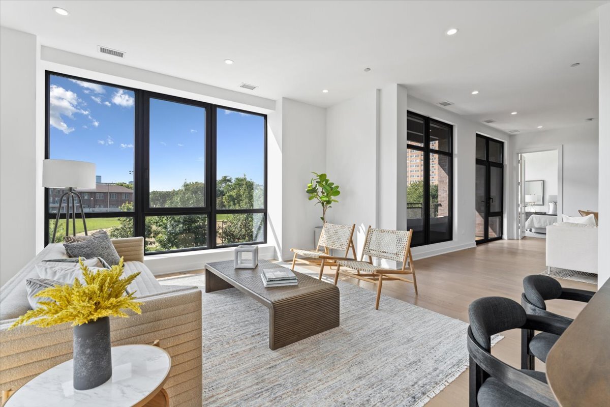 1340 W Chestnut Street Unit: 303