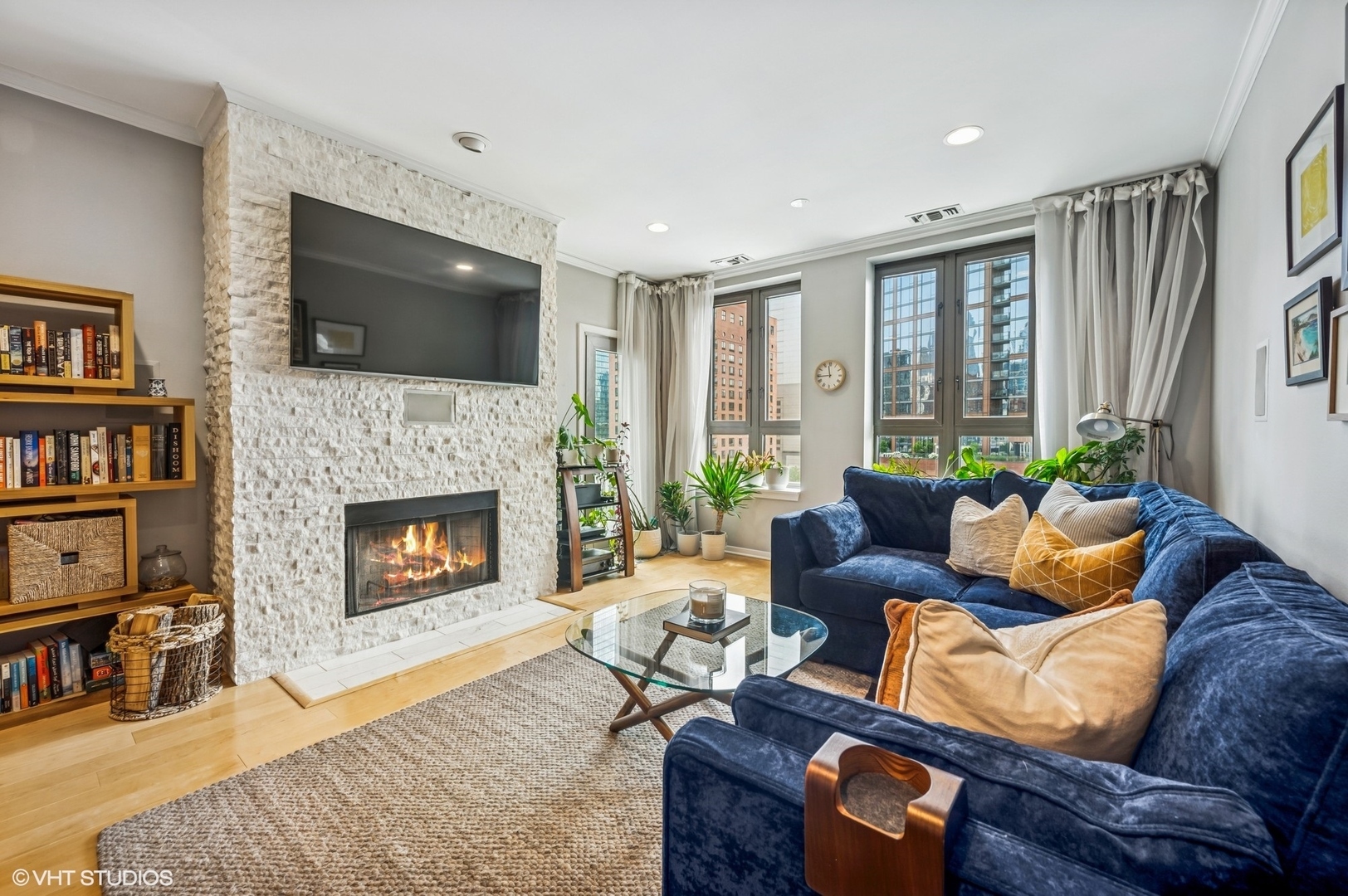 400 N Clinton Street Unit: 704