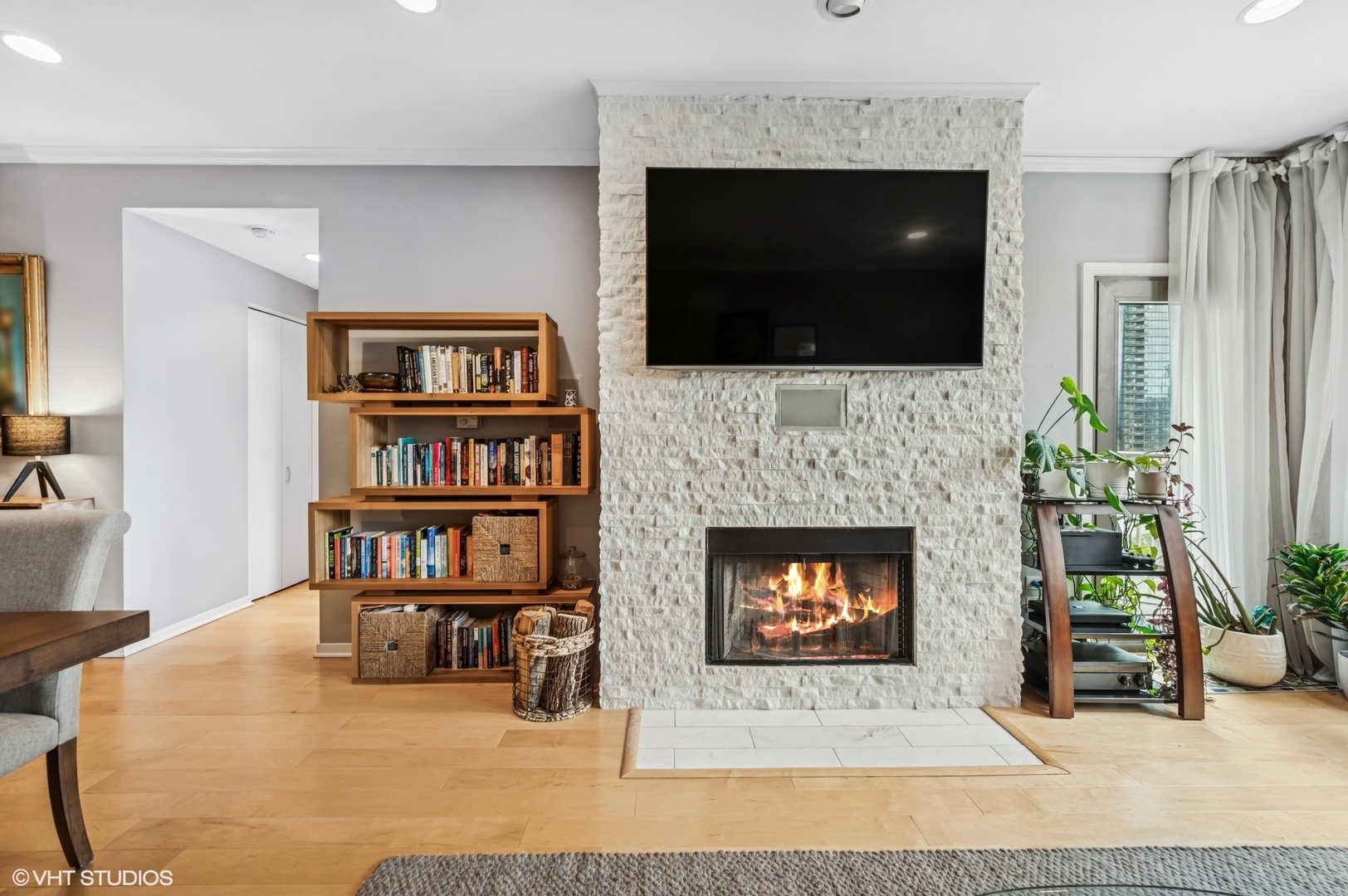 400 N Clinton Street Unit: 704