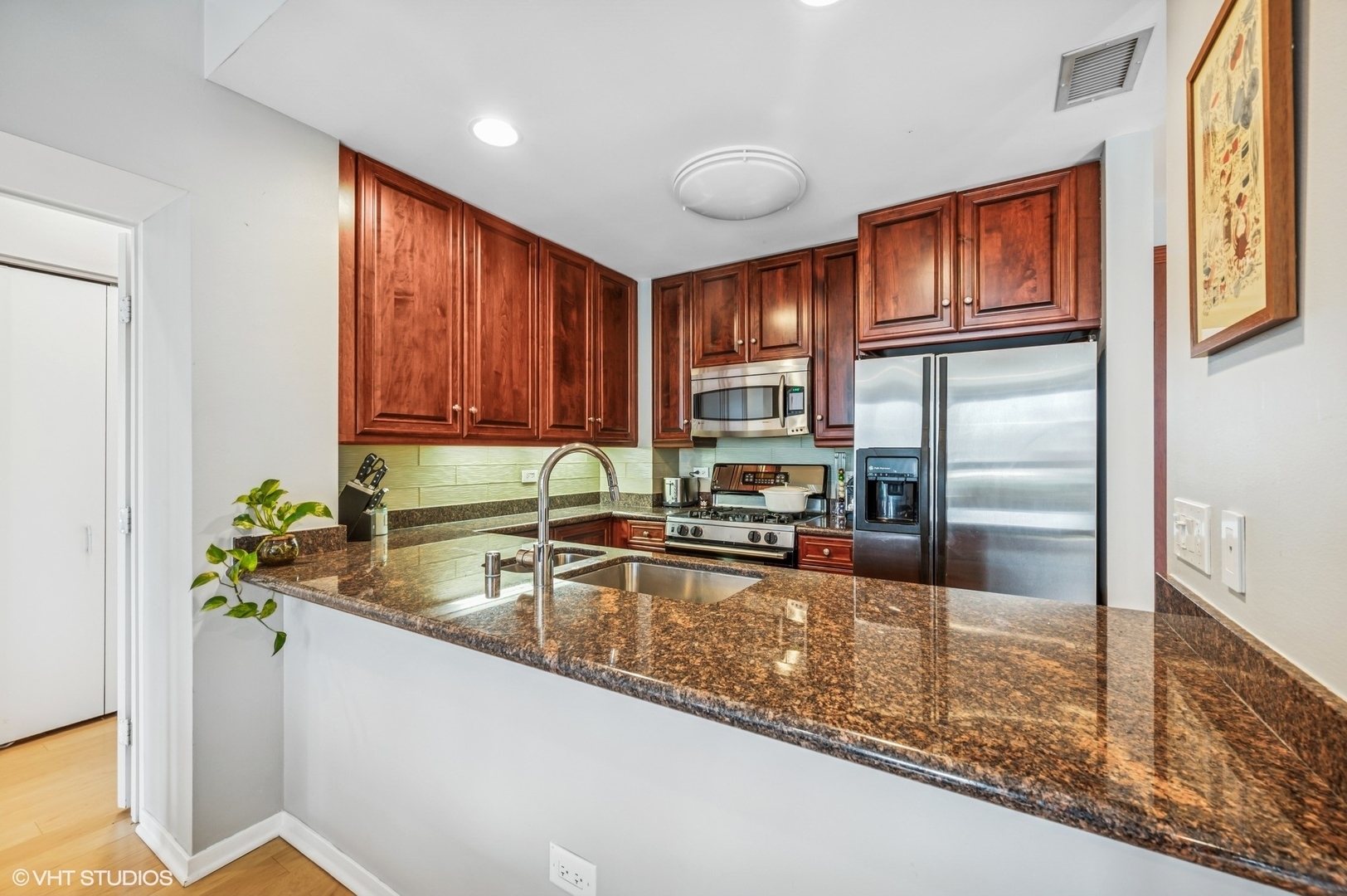 400 N Clinton Street Unit: 704