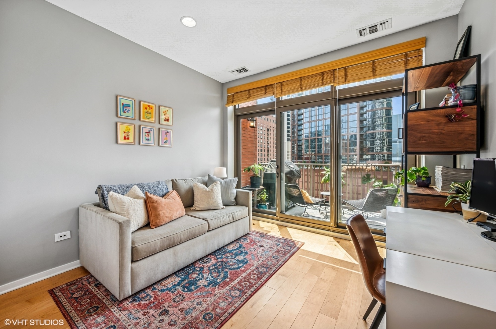 400 N Clinton Street Unit: 704