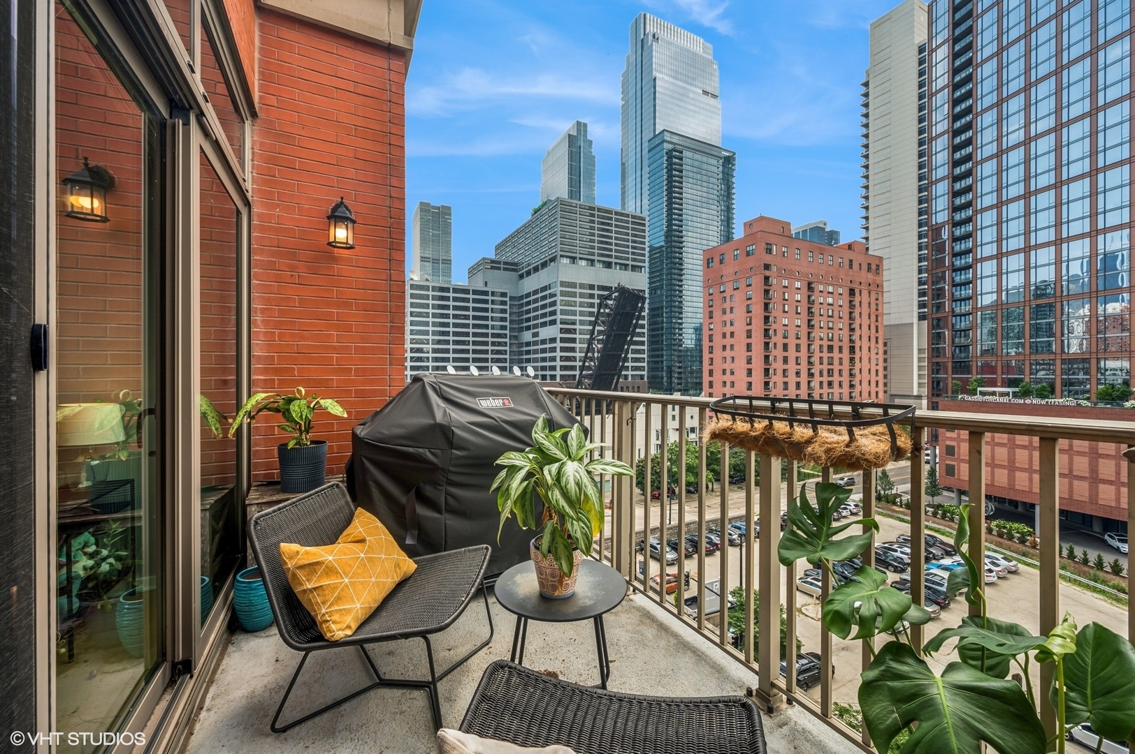 400 N Clinton Street Unit: 704