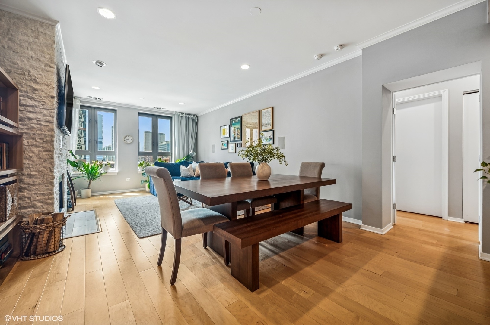400 N Clinton Street Unit: 704