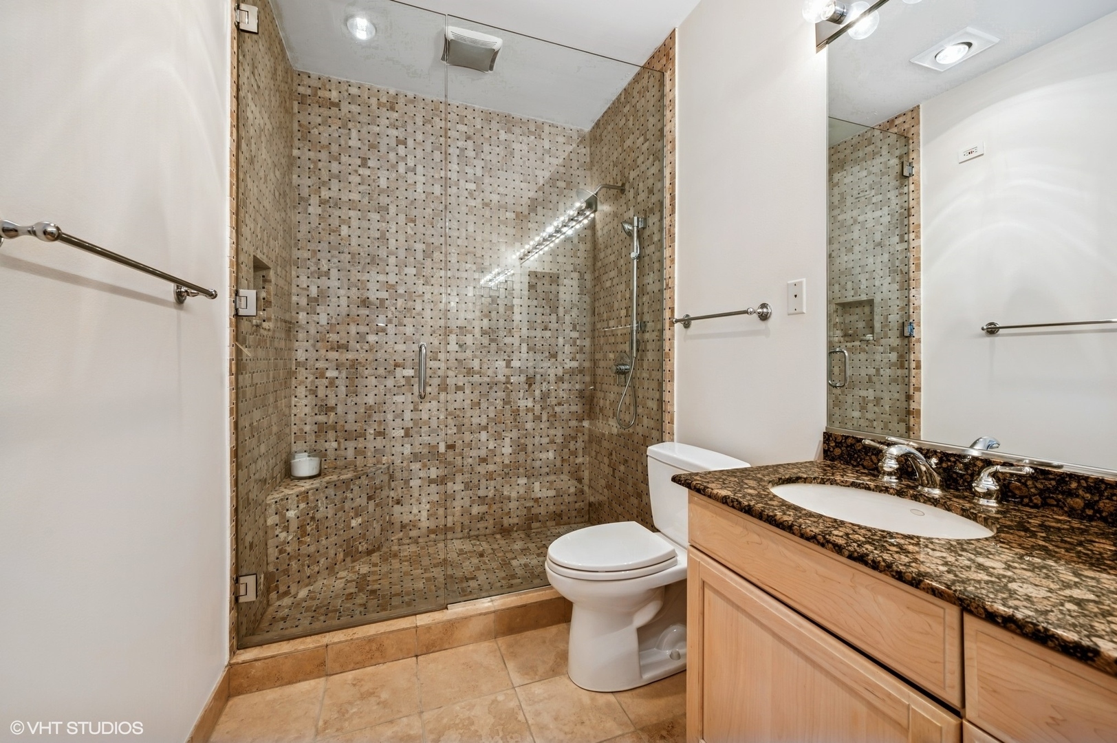 400 N Clinton Street Unit: 704