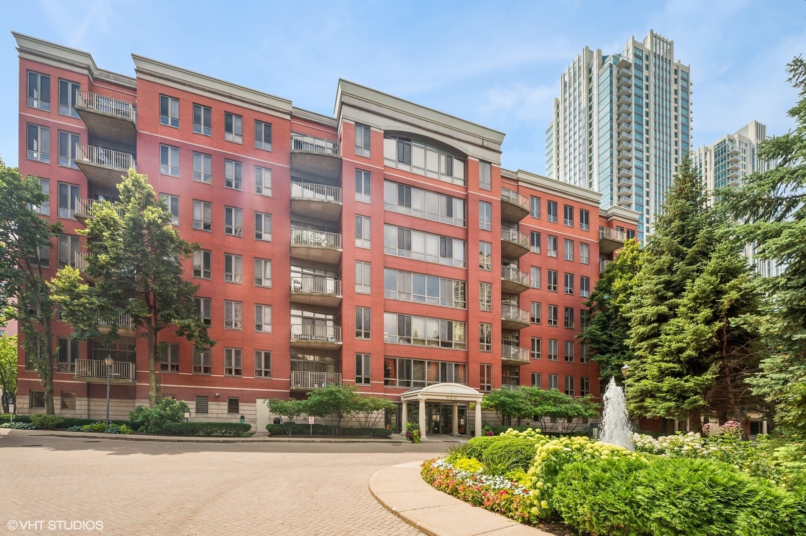 400 N Clinton Street Unit: 704