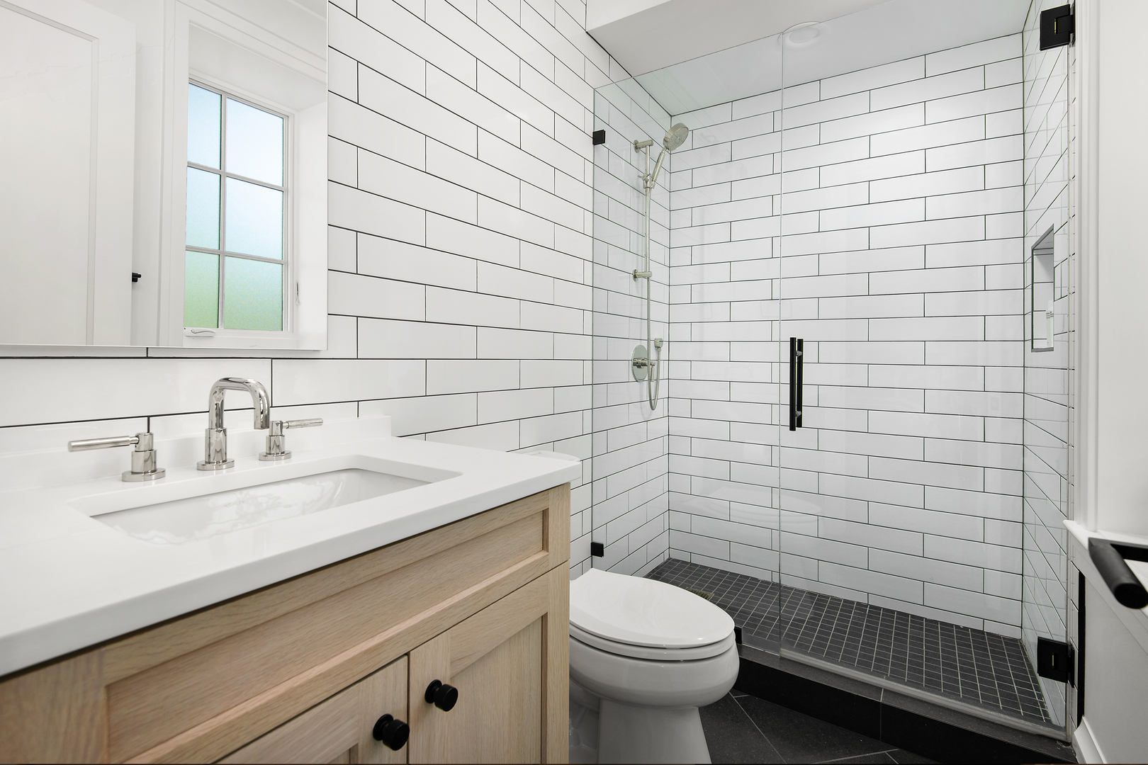 1733 N Mohawk Street Unit: 3N