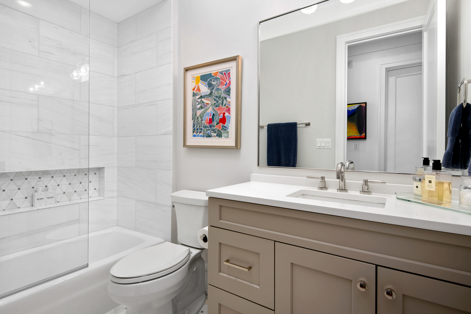 1733 N Mohawk Street Unit: 3N