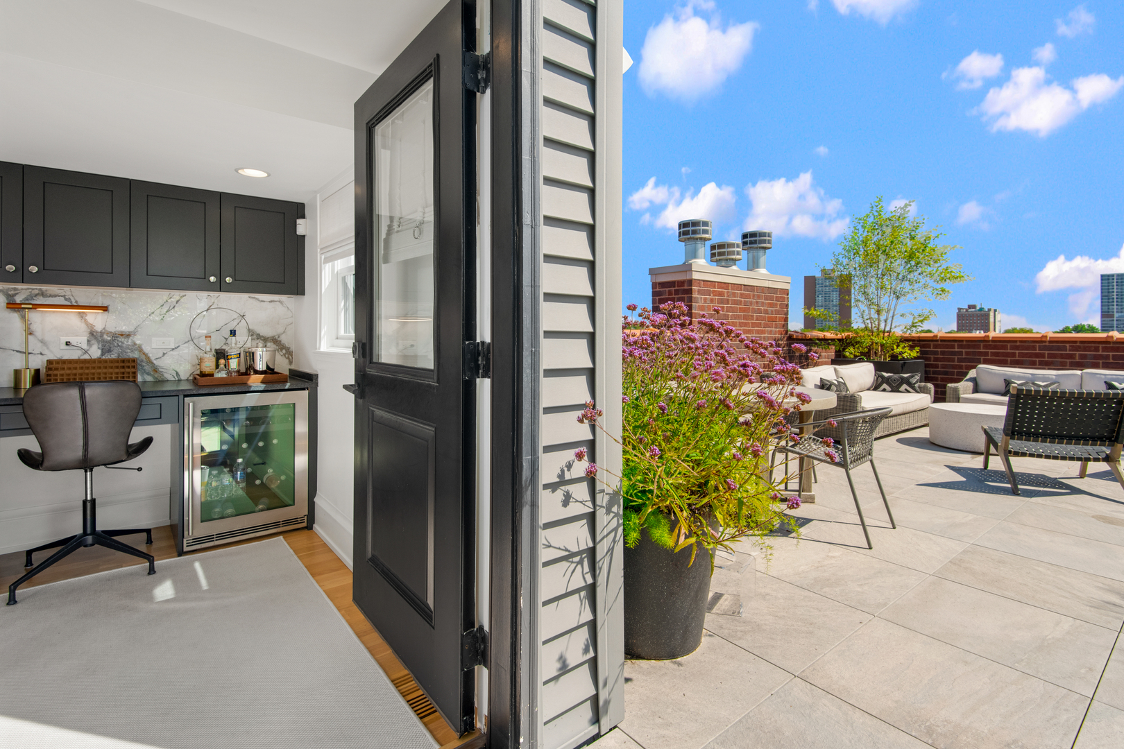 1733 N Mohawk Street Unit: 3N