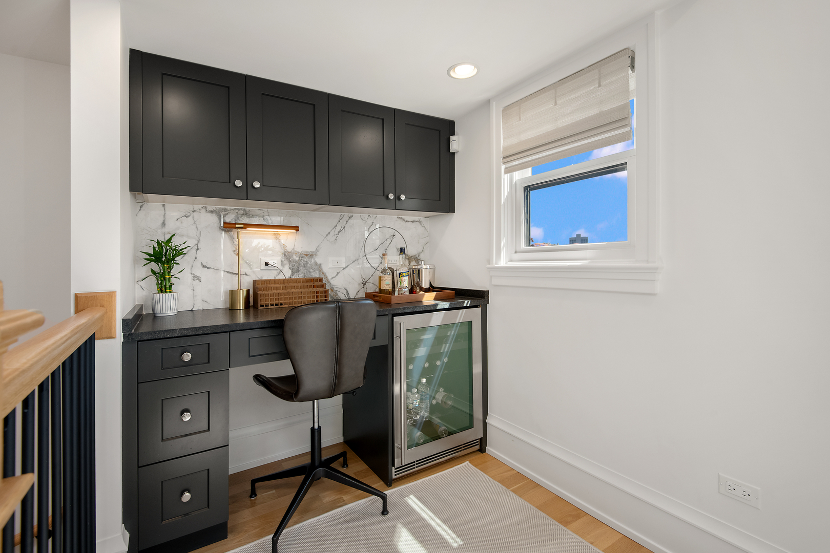 1733 N Mohawk Street Unit: 3N
