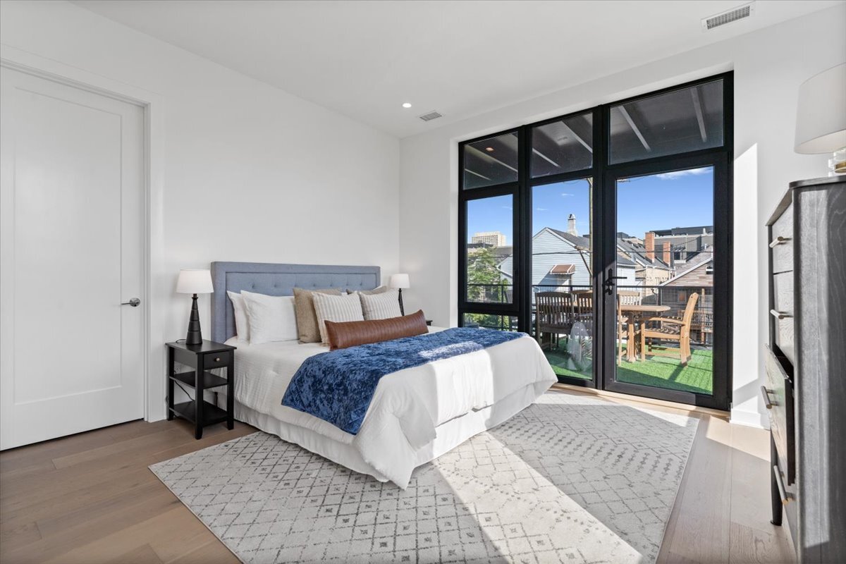 1340 W Chestnut Street Unit: 301