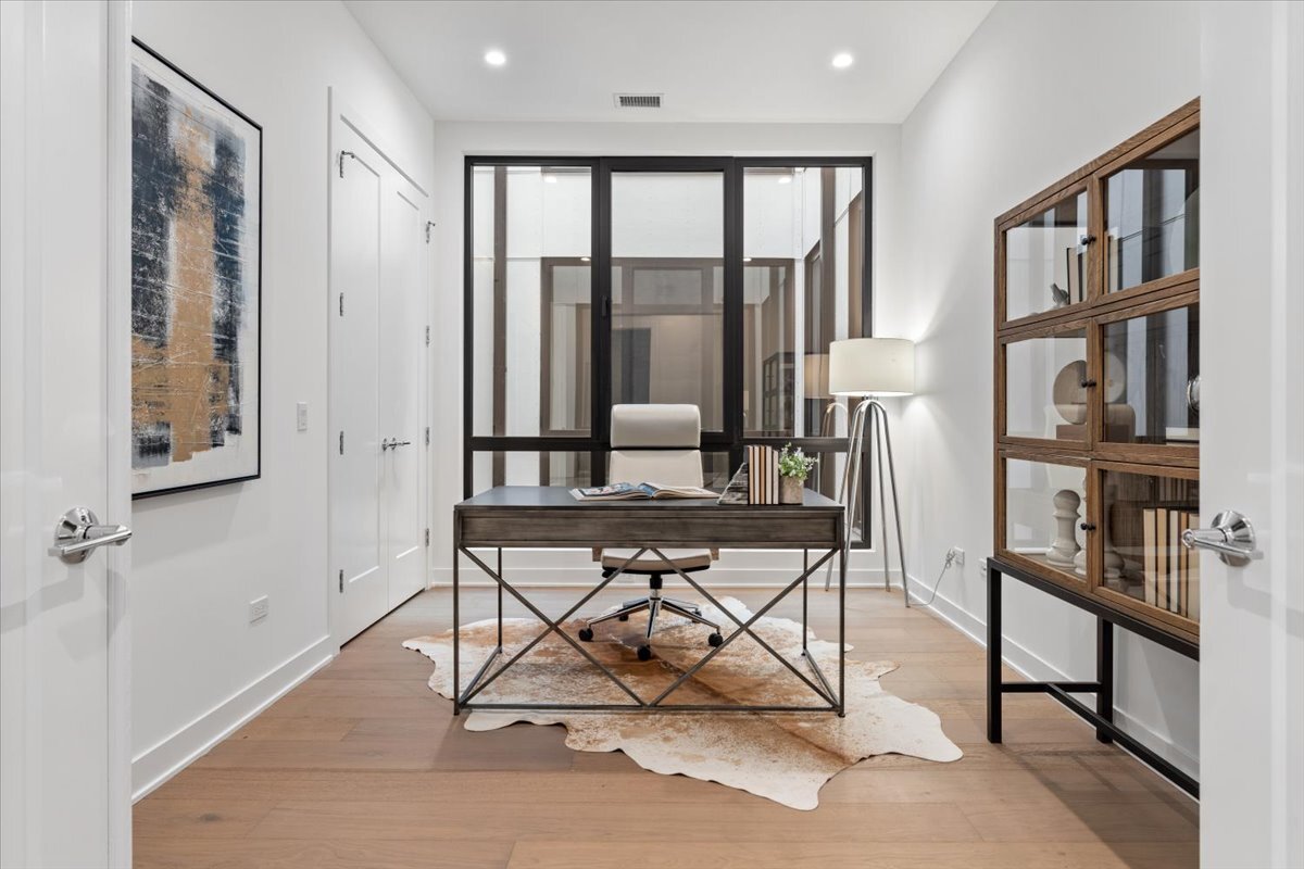 1340 W Chestnut Street Unit: 301