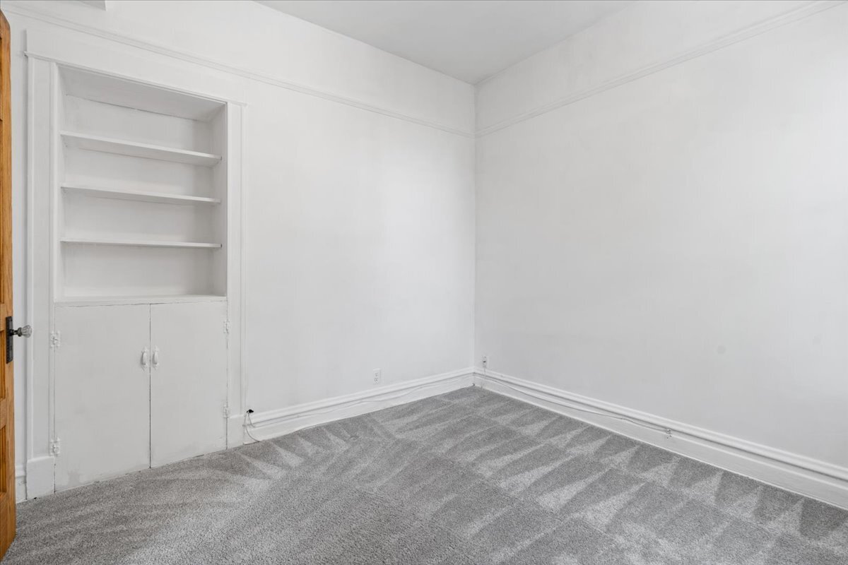 3746 N Lakewood Avenue Unit: 3