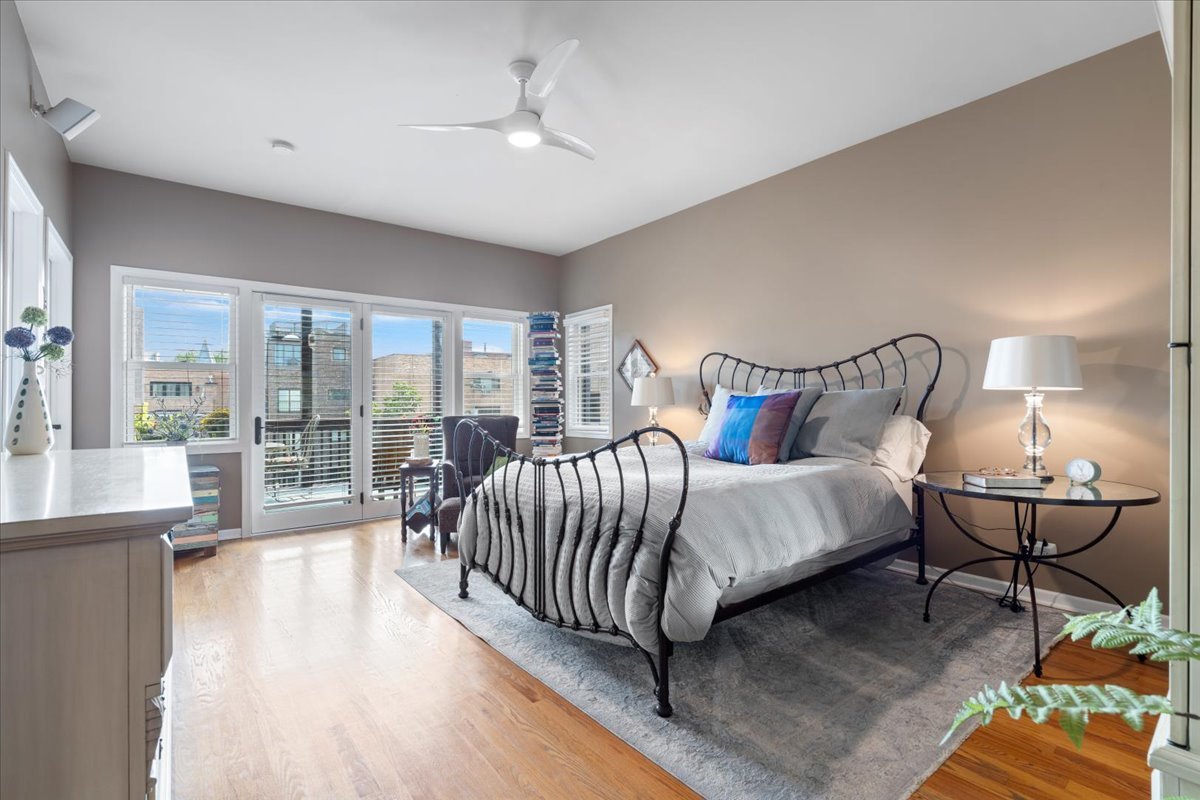 637 W Wrightwood Avenue Unit: 4W