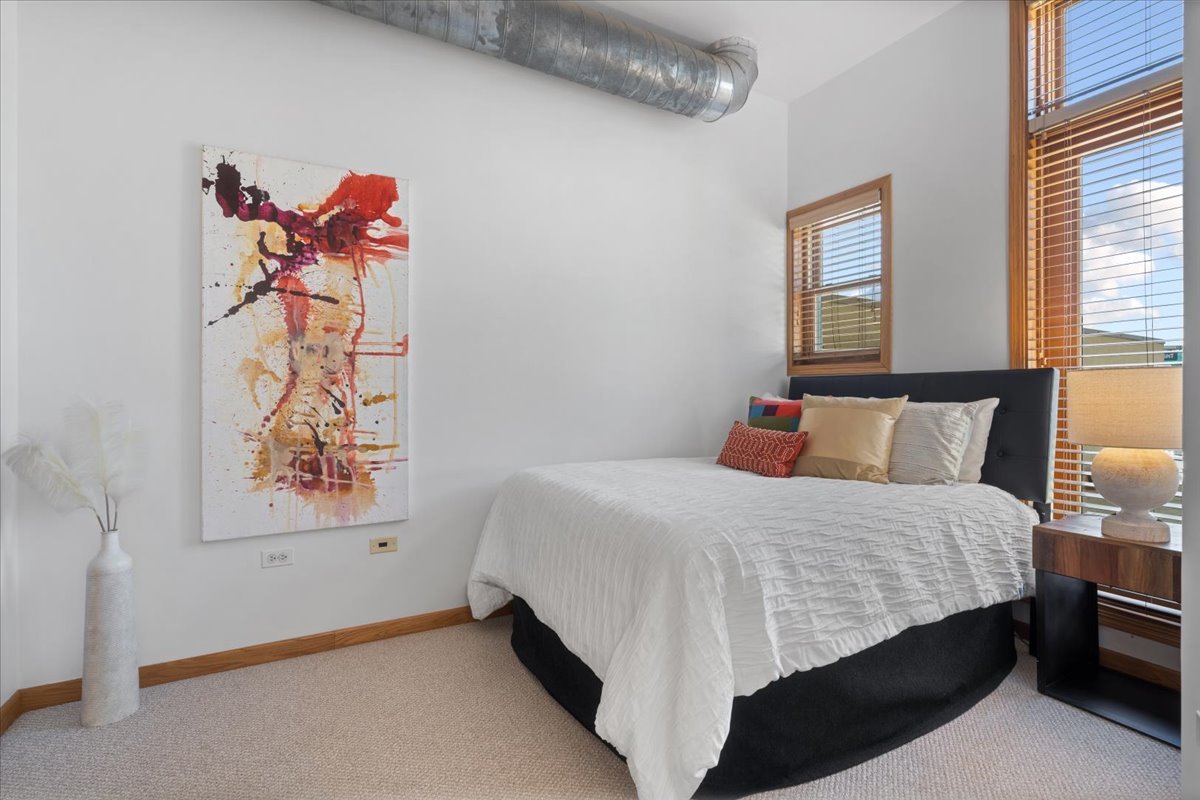 3160 N Lincoln Avenue Unit: 310