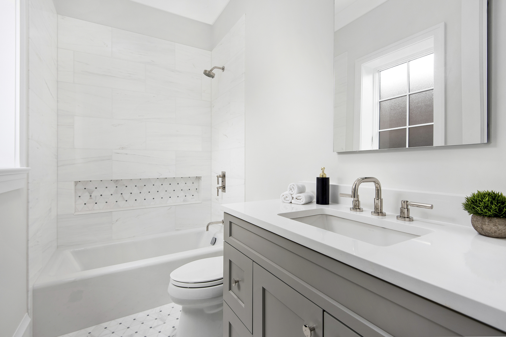 1942 N Orchard Street Unit: 2