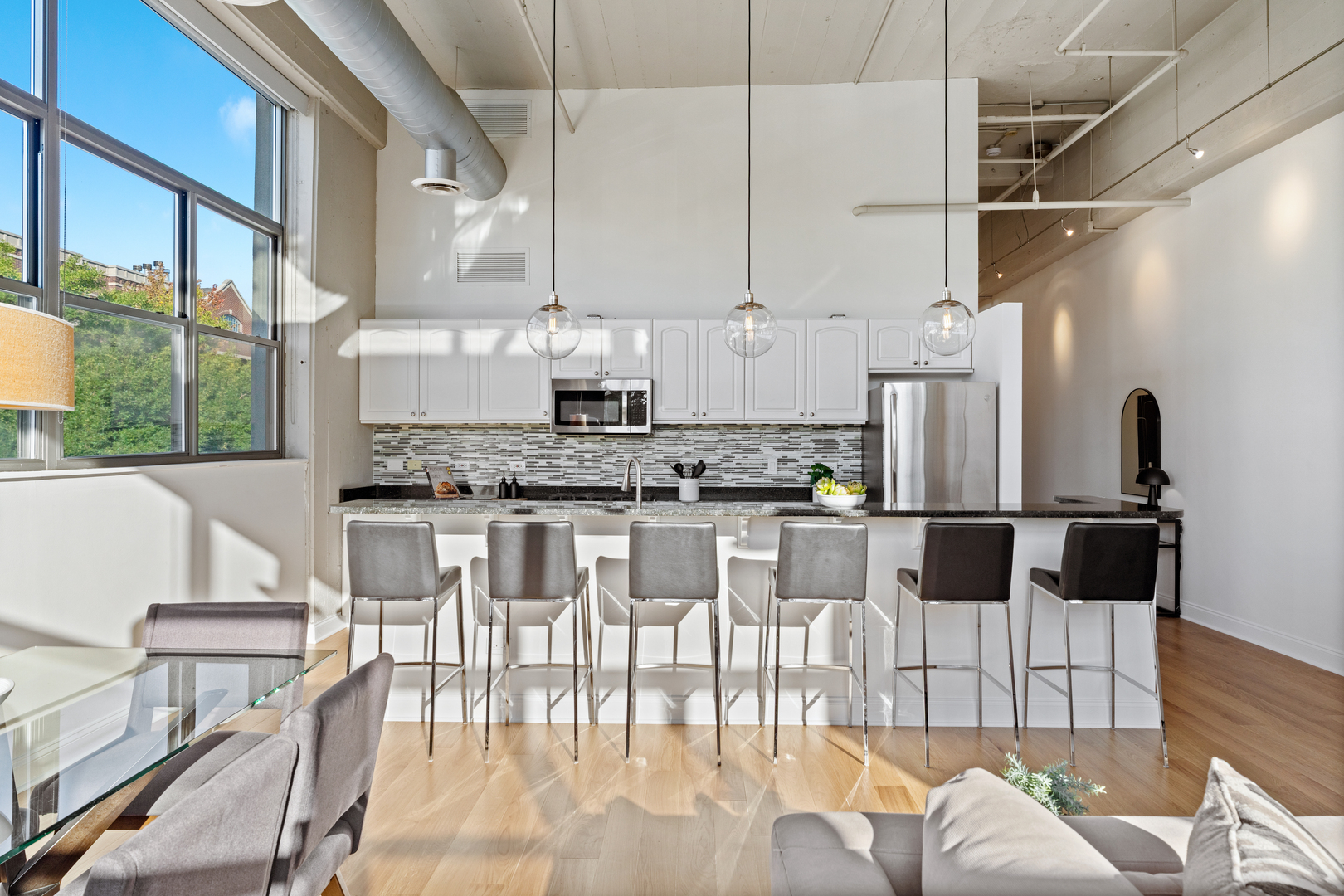 2750 N Wayne Avenue Unit: A