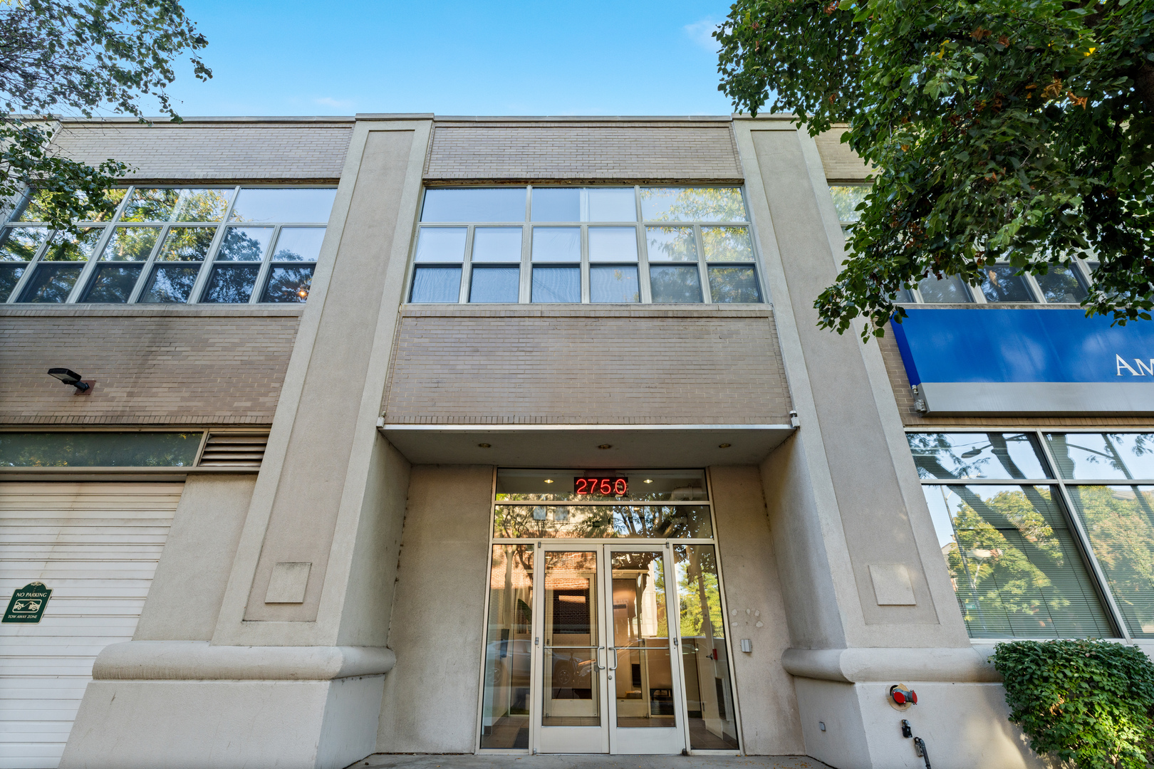 2750 N Wayne Avenue Unit: A