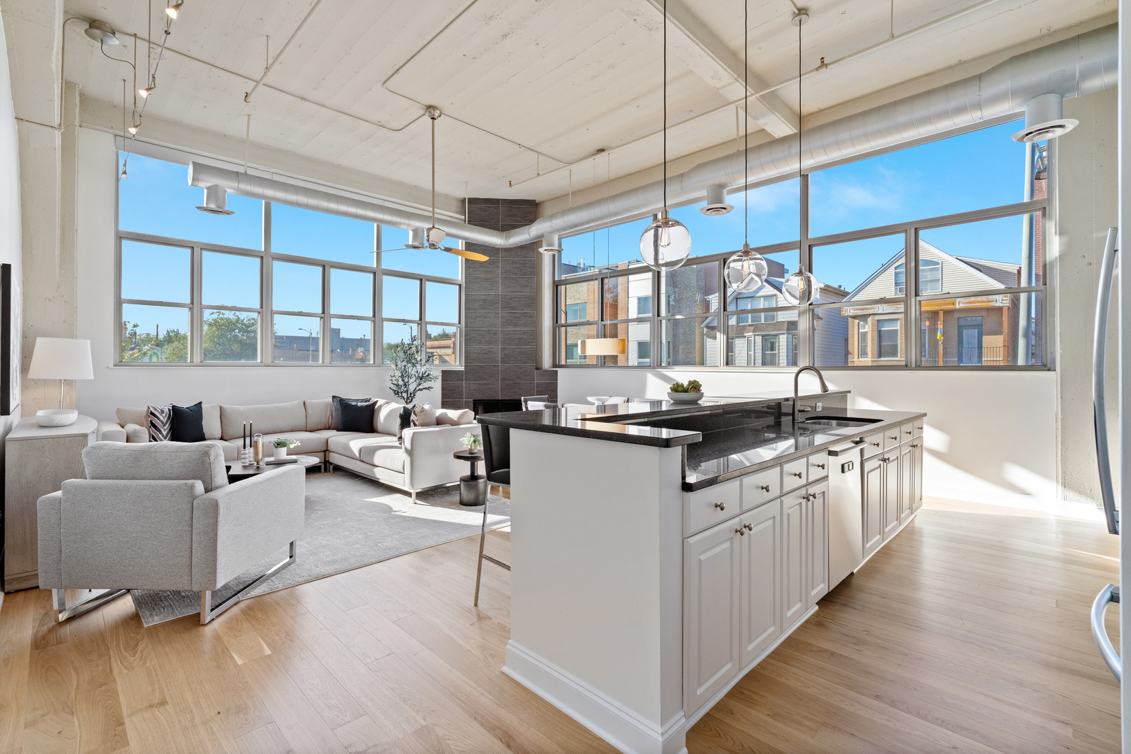 2750 N Wayne Avenue Unit: A