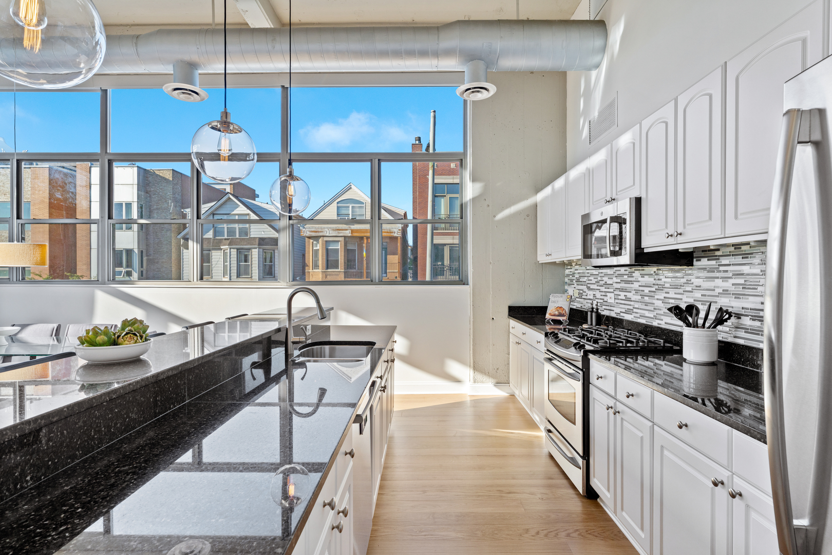 2750 N Wayne Avenue Unit: A