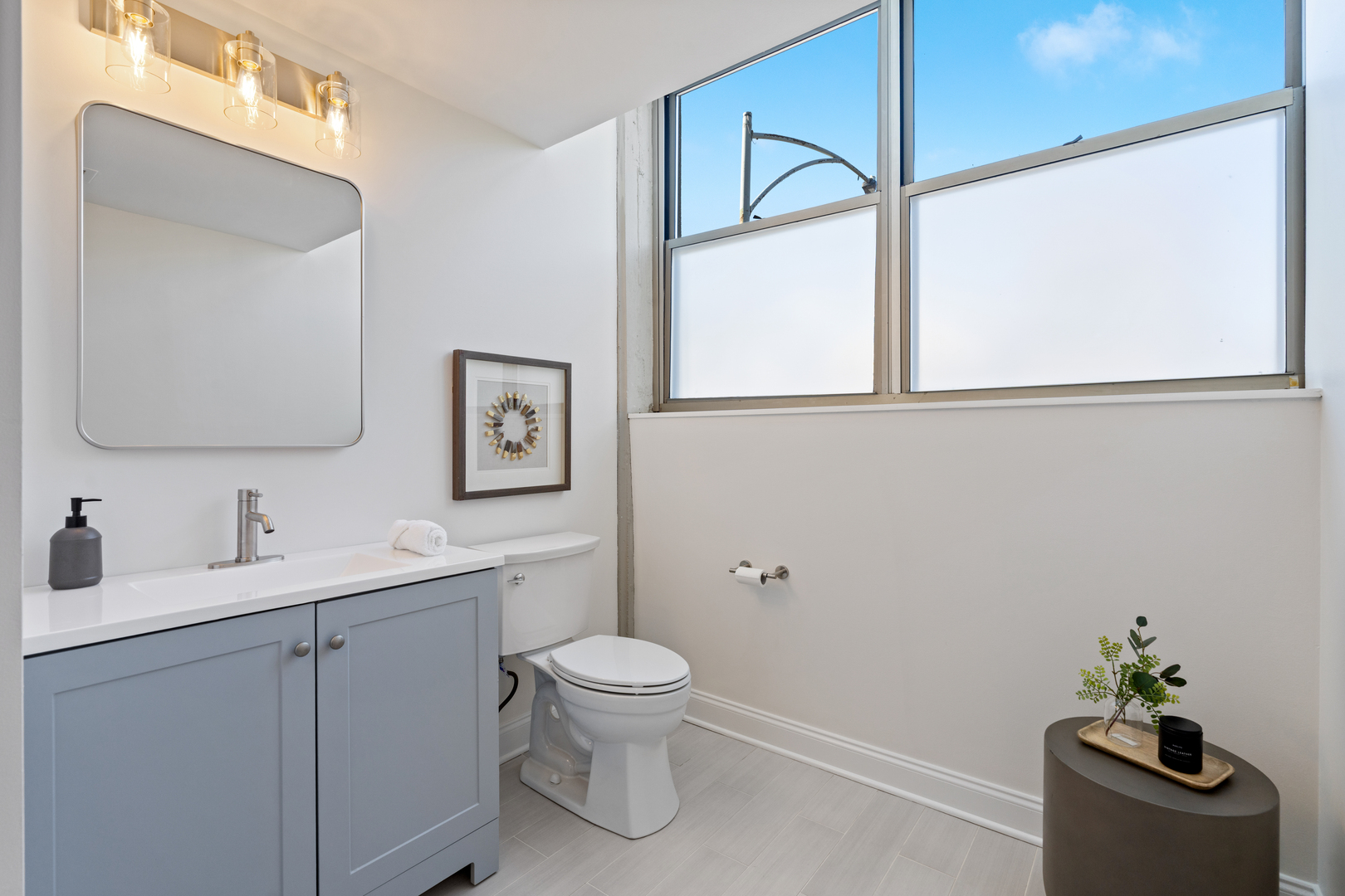 2750 N Wayne Avenue Unit: A