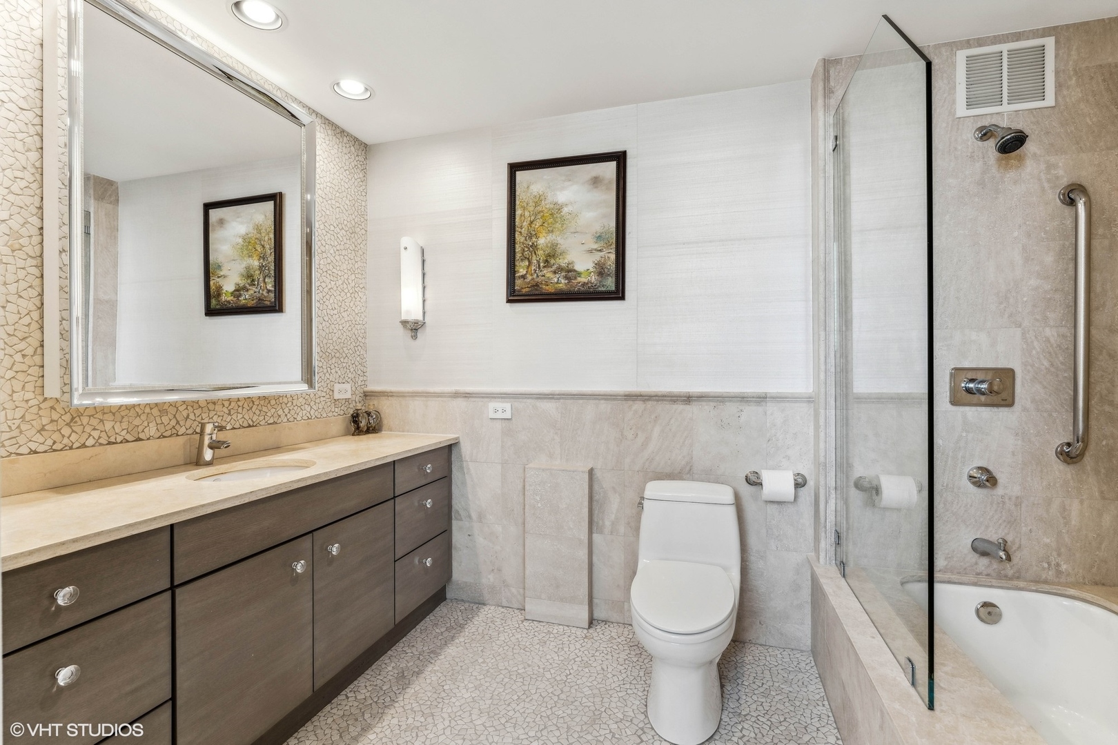1040 N Lake Shore Drive Unit: 26B
