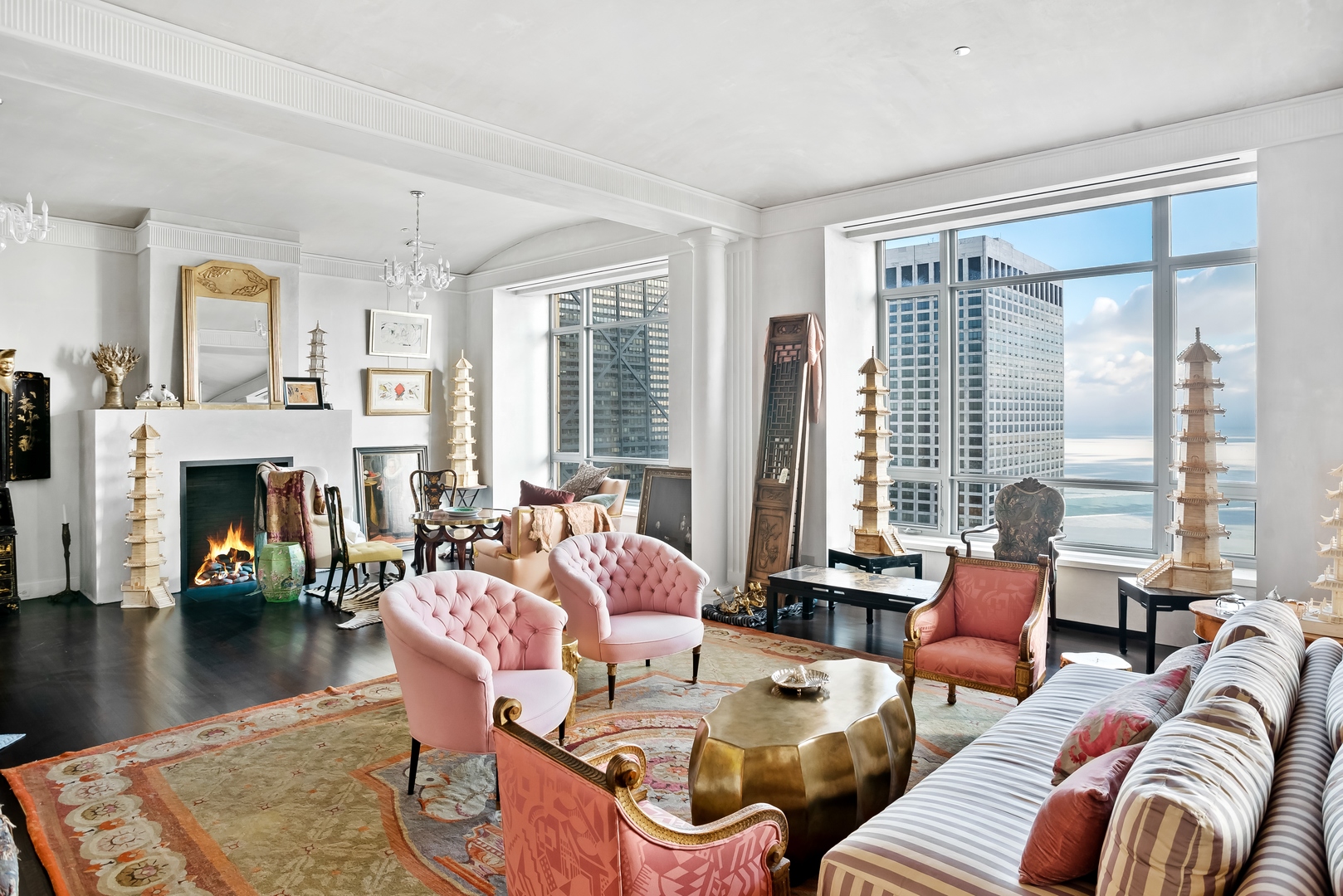 800 N Michigan Avenue Unit: 63PH