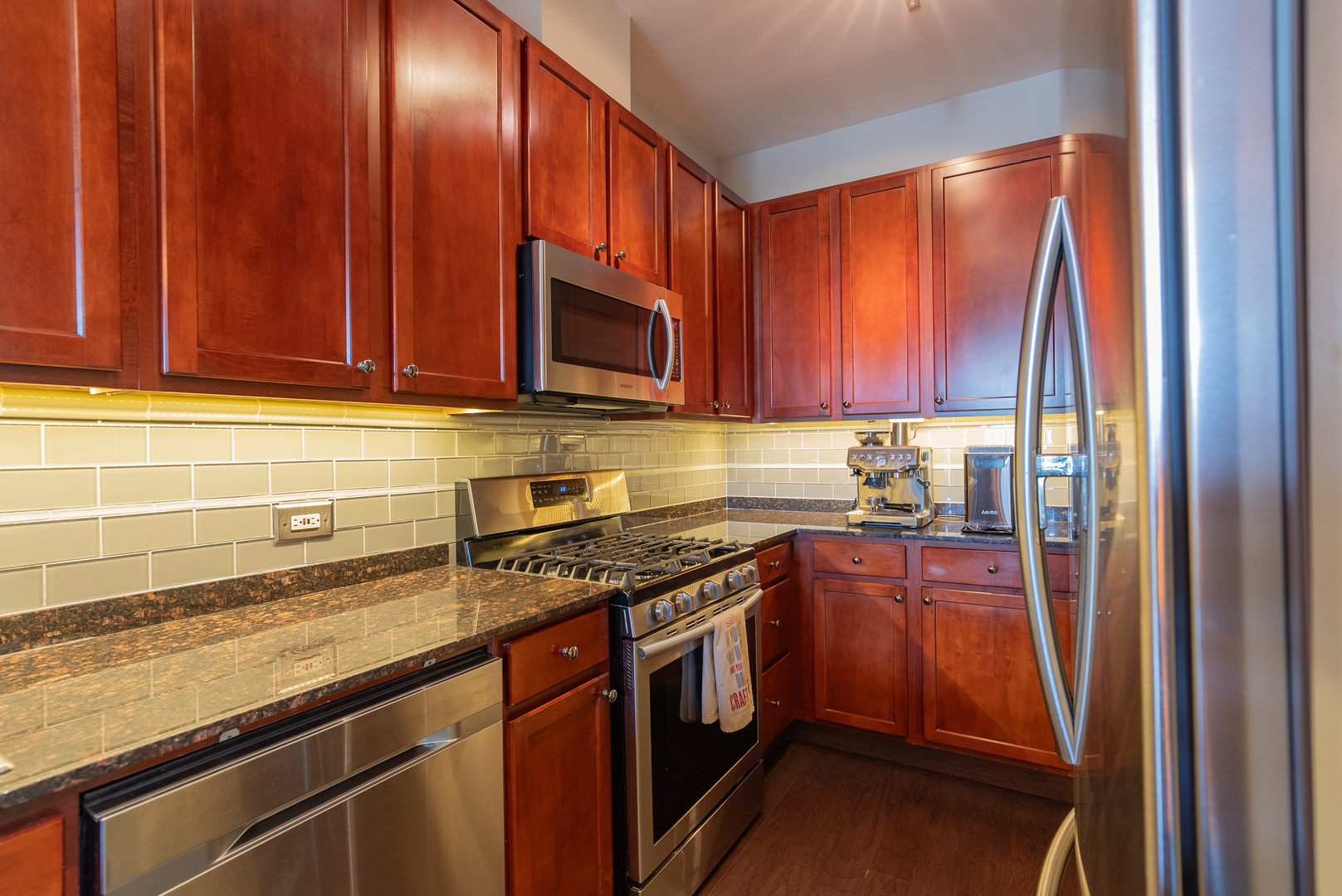 950 W Huron Street Unit: 302
