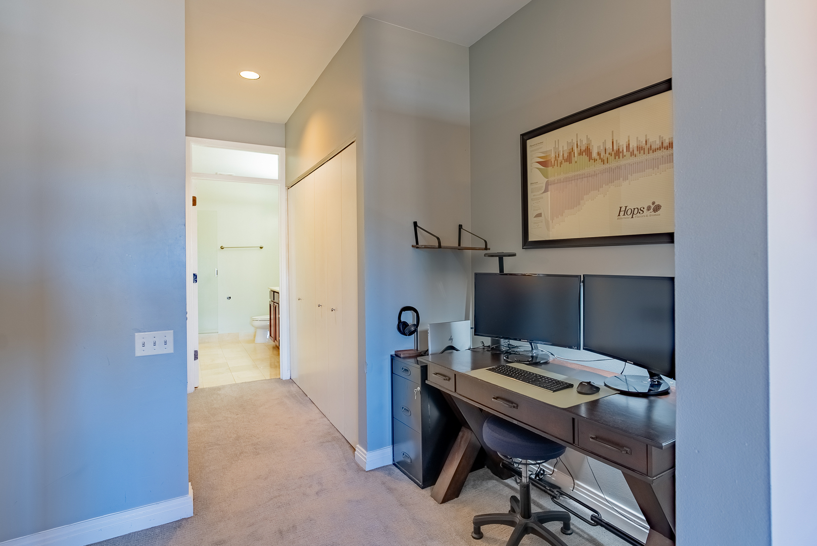 950 W Huron Street Unit: 302