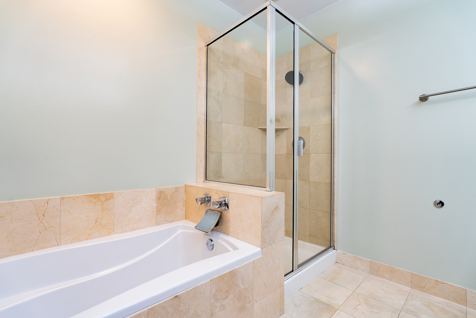 950 W Huron Street Unit: 302