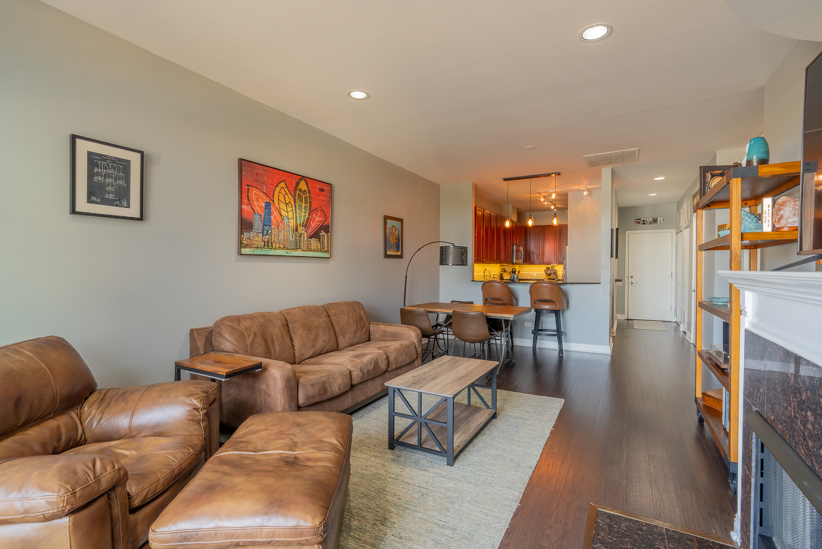 950 W Huron Street Unit: 302