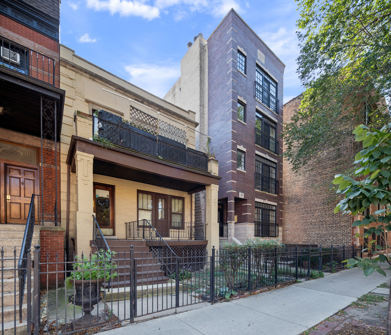 651 W Belmont Avenue