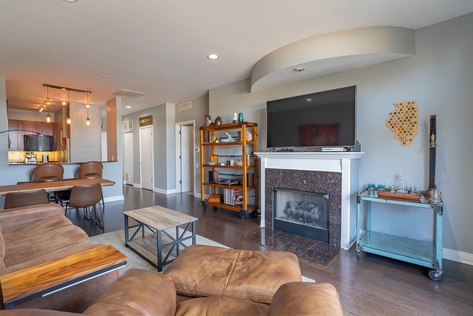 950 W Huron Street Unit: 302