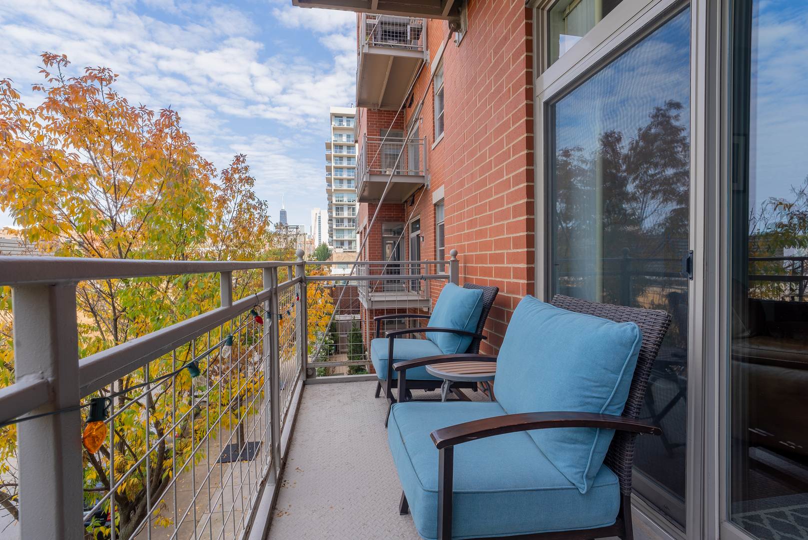950 W Huron Street Unit: 302