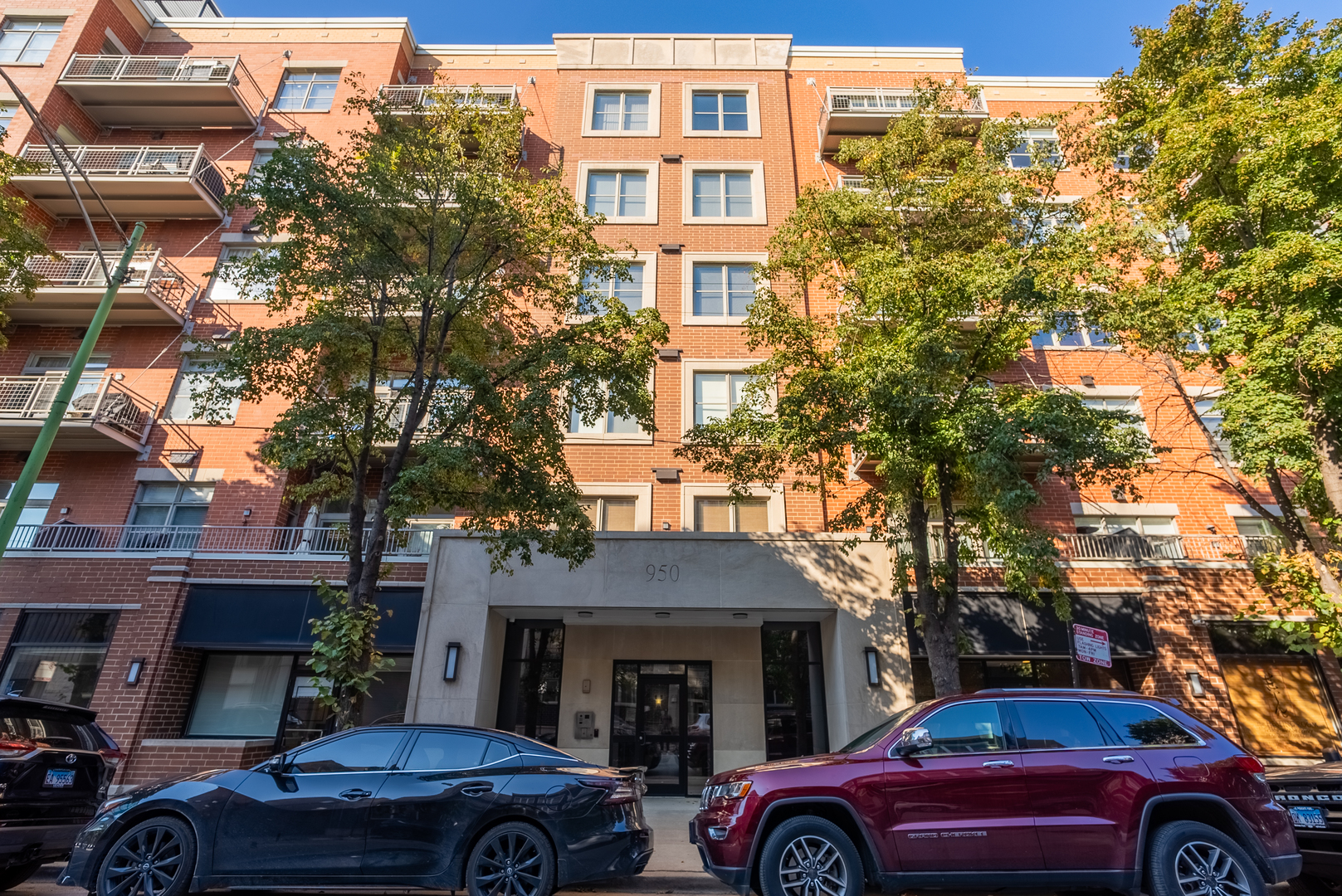 950 W Huron Street Unit: 302