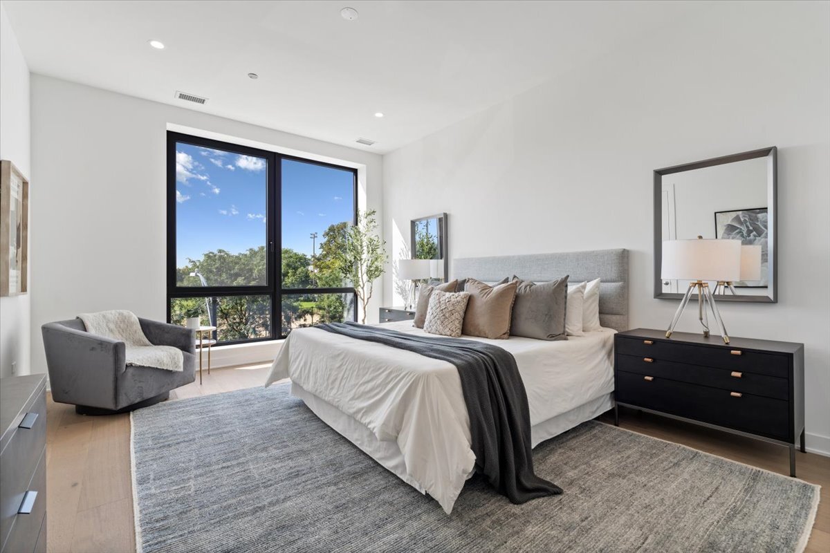 1340 W Chestnut Street Unit: 301