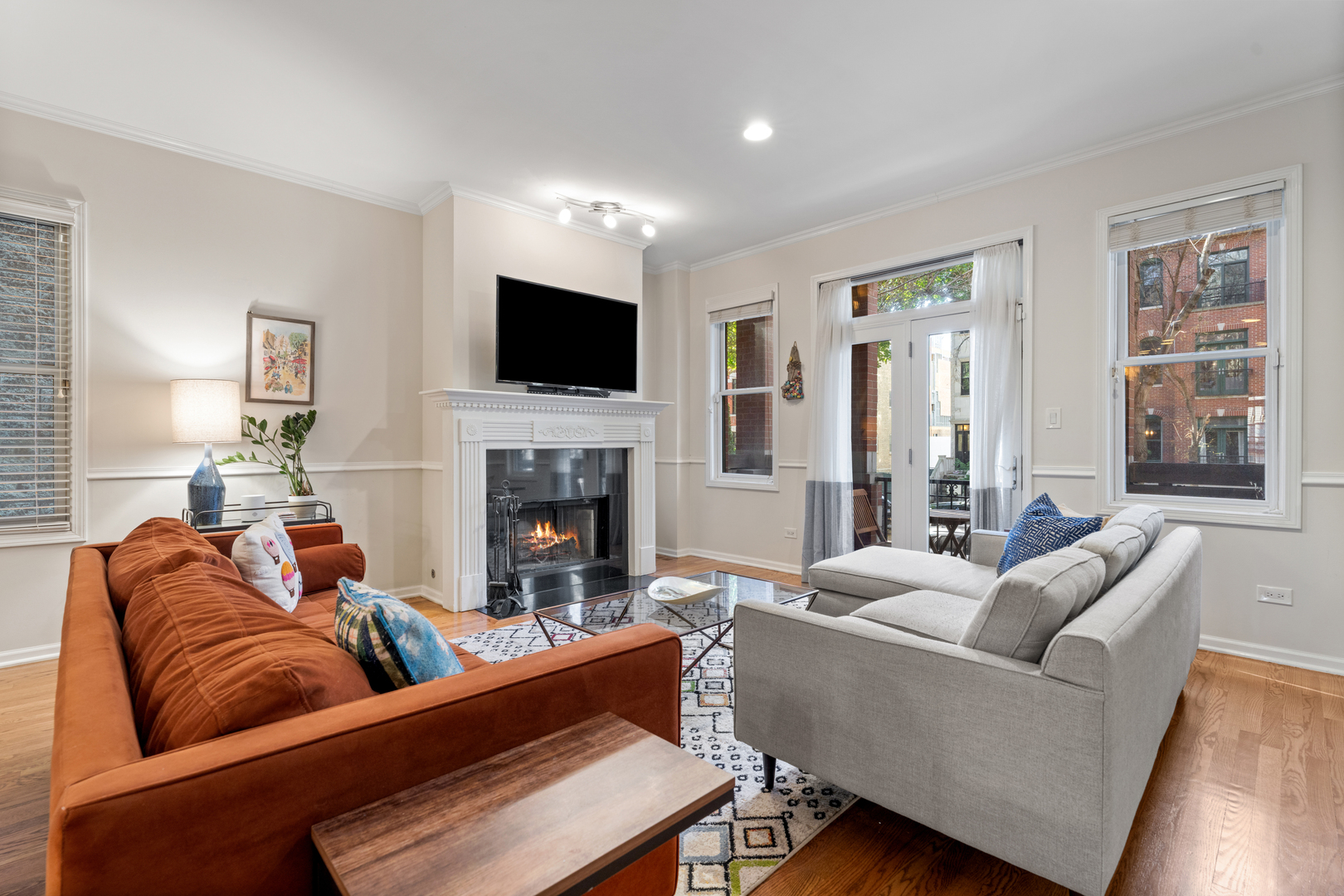 1511 N Hudson Avenue Unit: 1S