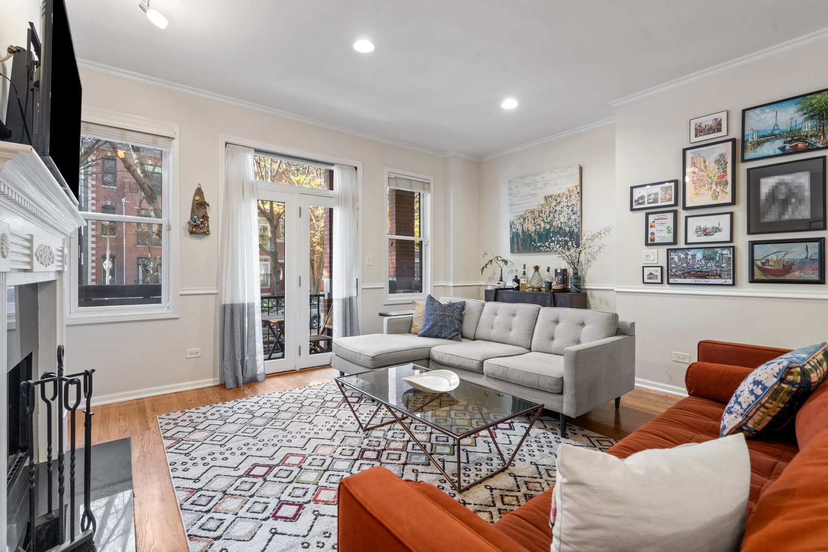 1511 N Hudson Avenue Unit: 1S