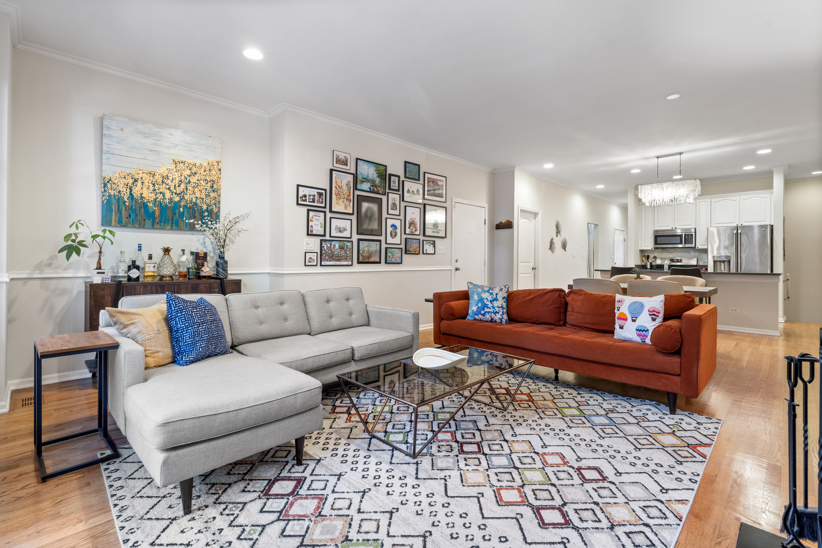 1511 N Hudson Avenue Unit: 1S