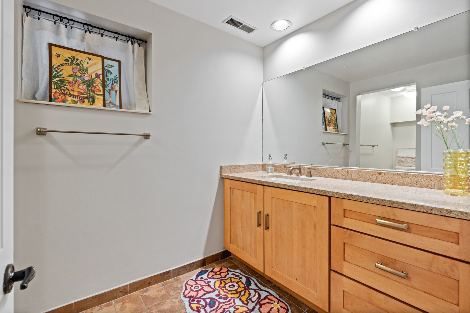 4004 N Clarendon Avenue Unit: 1