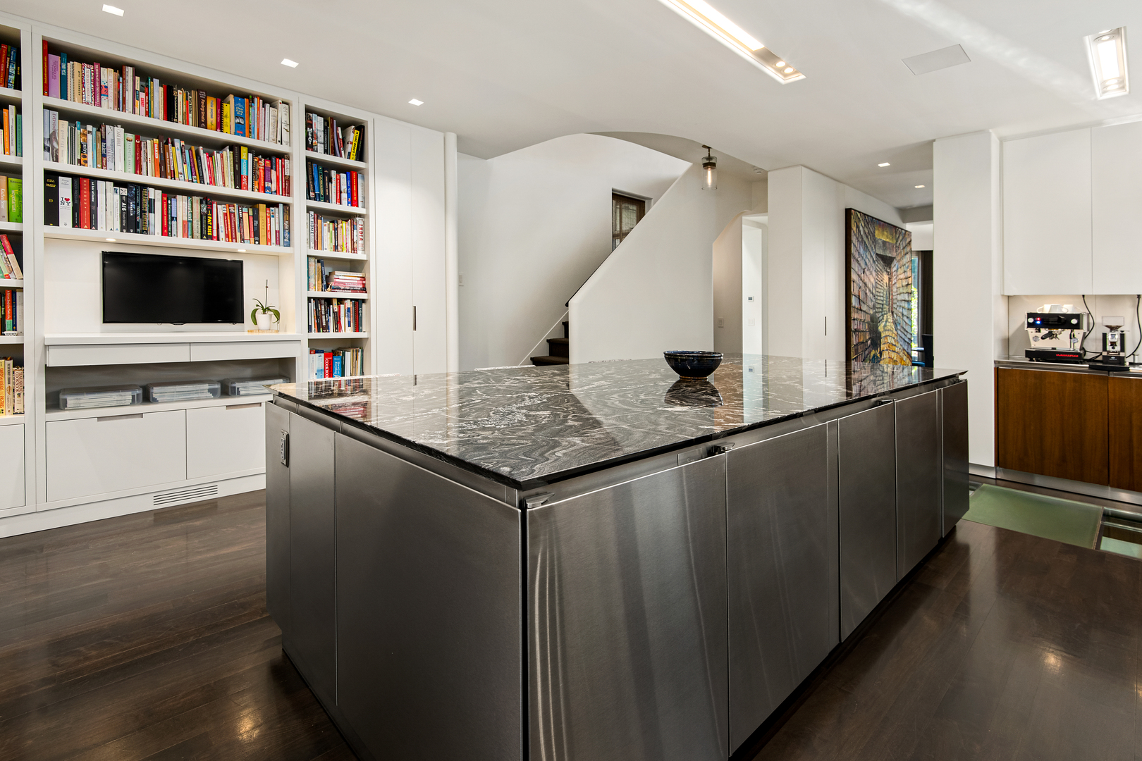 229 W Eugenie Street