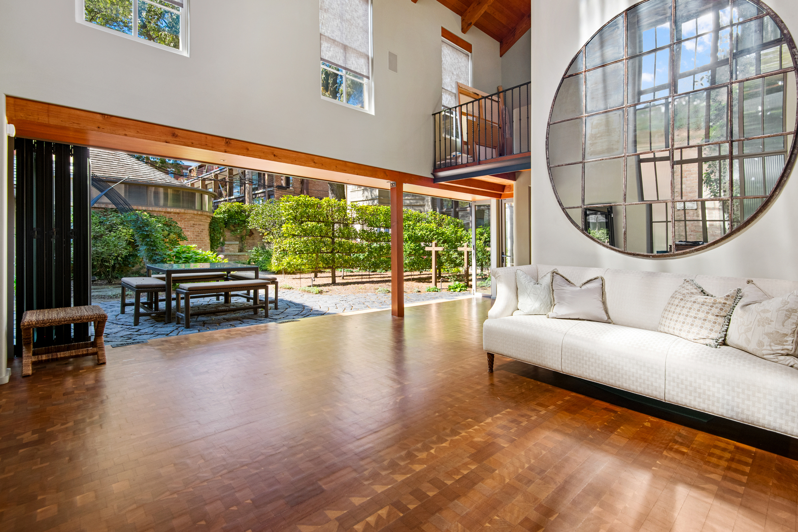 229 W Eugenie Street