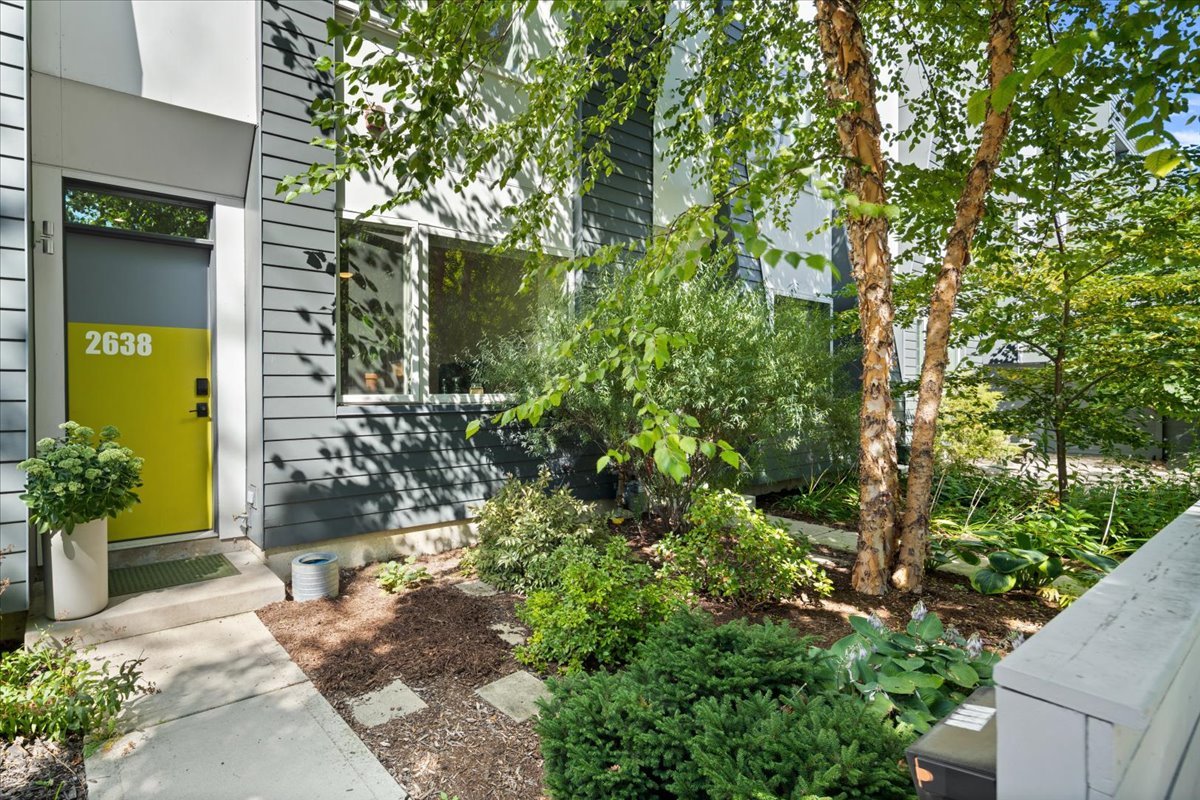 2638 N Ridgeway Avenue