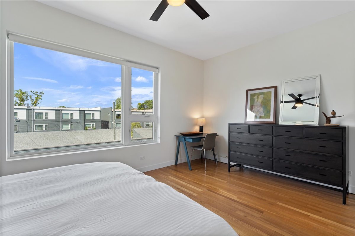 2638 N Ridgeway Avenue