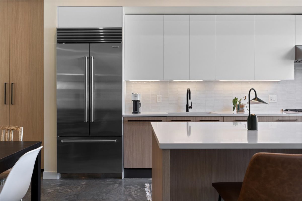 2638 N Ridgeway Avenue