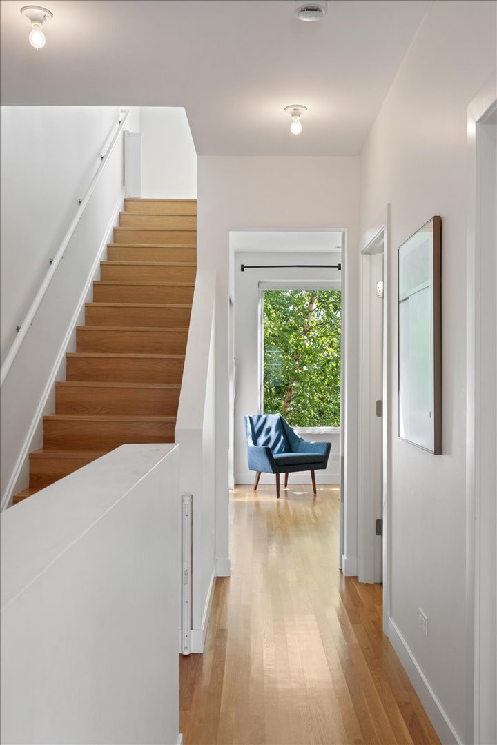 2638 N Ridgeway Avenue