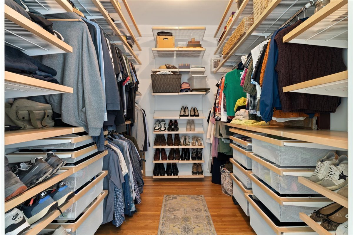 2638 N Ridgeway Avenue