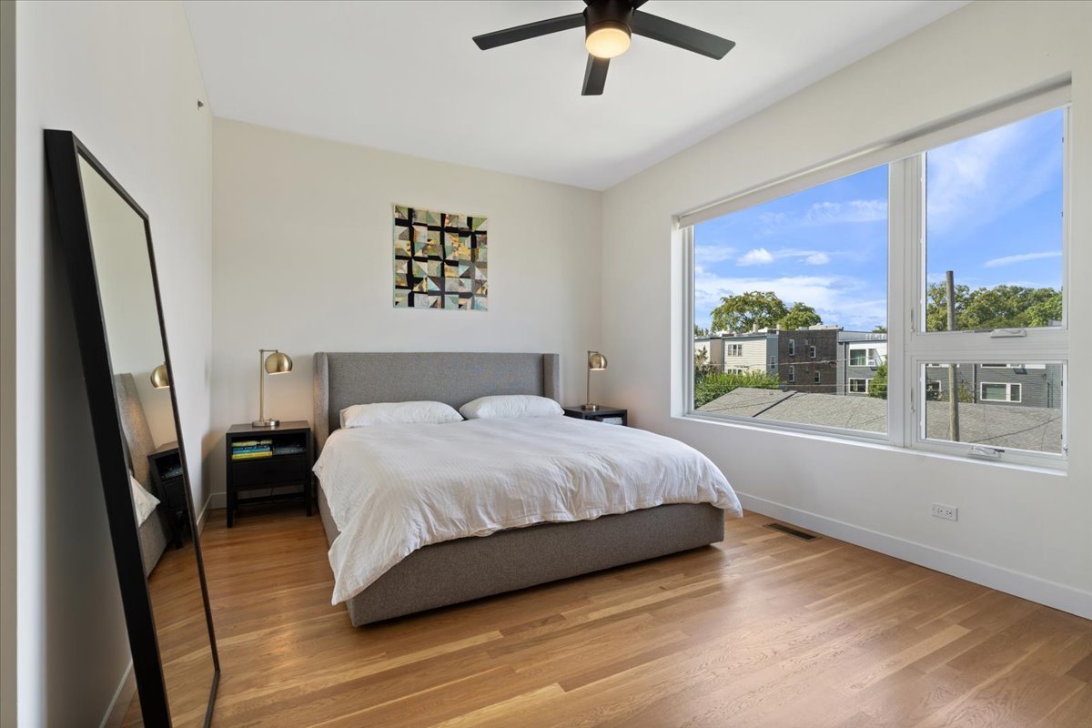 2638 N Ridgeway Avenue