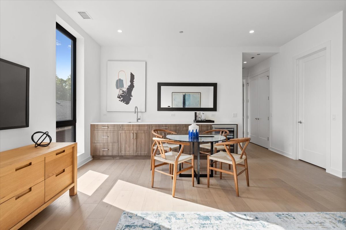 1340 W Chestnut Street Unit: 401