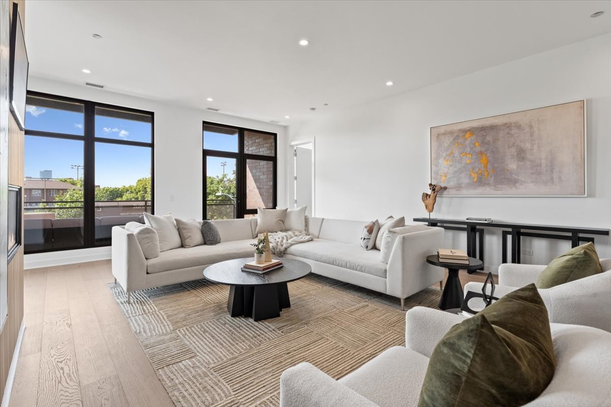 1340 W Chestnut Street Unit: 401